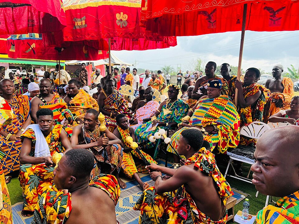 The Golden Thread: Kente Cloth and the Ashanti Kingdom